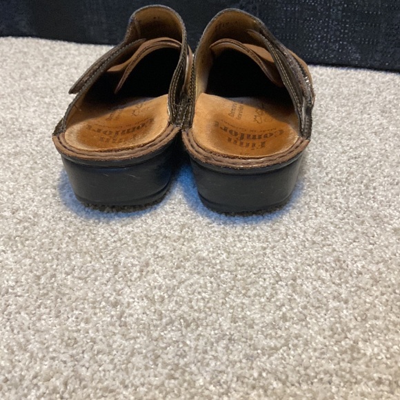 Finn Comfort Brown Clogs - Picture 5 of 7
